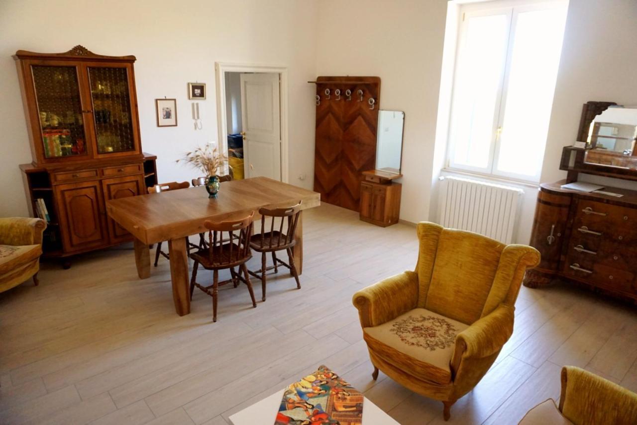 Nomadi Sedentari - Irsina Apartment Luaran gambar