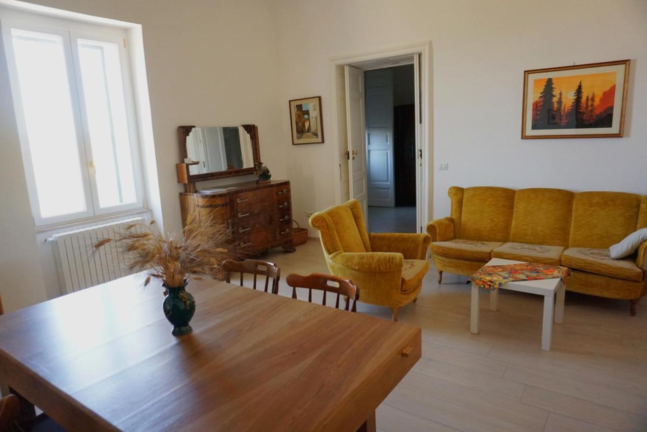 Nomadi Sedentari - Irsina Apartment Luaran gambar